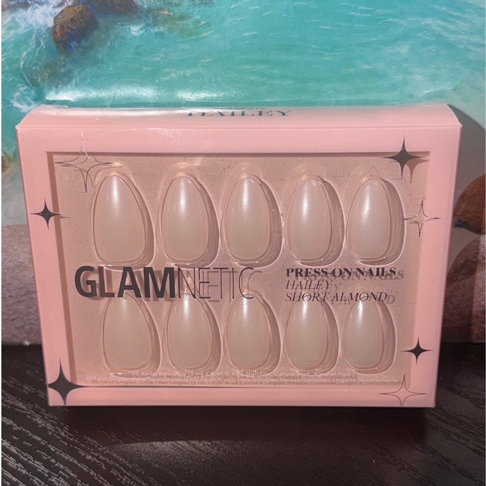 Glamnetic Hailey Press On Nails Short Almond Milky White Glazed Donut Kit NEW